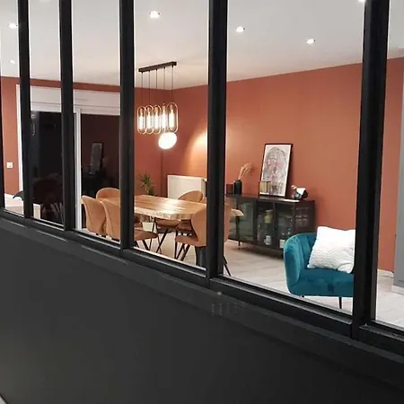 House With Outdoor Jacuzzi Alpesi faház *