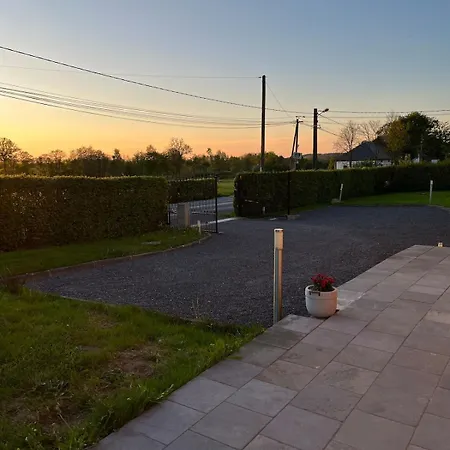 House With Outdoor Jacuzzi
